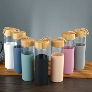 Borosilicate Glass Water Bottle 500ml with Bamboo Lid Silicone Sleeve Reusable Eco Friendly Sports Bottle Custom Logo OEM