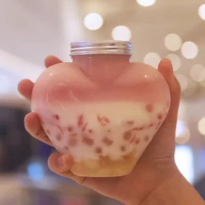 Creative 450ML PET Plastic Juice Bottle Heart Shape Beverage Milk Bottle Straw Cup With Cover Yogurt Plastic Bottle