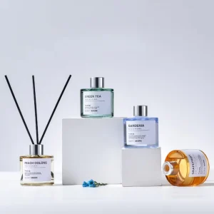 Customized Eco-Friendly Glass Flameless Aromatherapy Reed Diffuser Home Use 15-30 Days Odor Removal Diffusing Fragrance