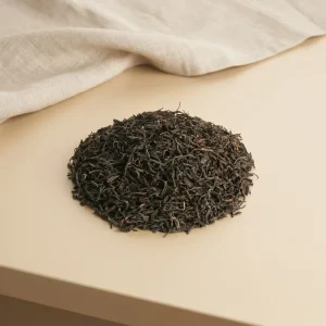Handmade Loose Leaf Black Tea with Honey Aroma and Rich Ripe Fruit Flavor Sweet Long Lasting Aftertaste for Bulk