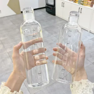Low MOQ High Borosilicate Safe Custom Logo Glass Water Bottle with Time and Sleeve 500ml 750ml Classic Style Business Gifts