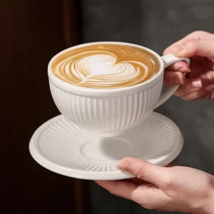 White porcelain embossed Large Latte Coffee Cup And Saucer Durable Good Quality Cappuccino Coffee Cup